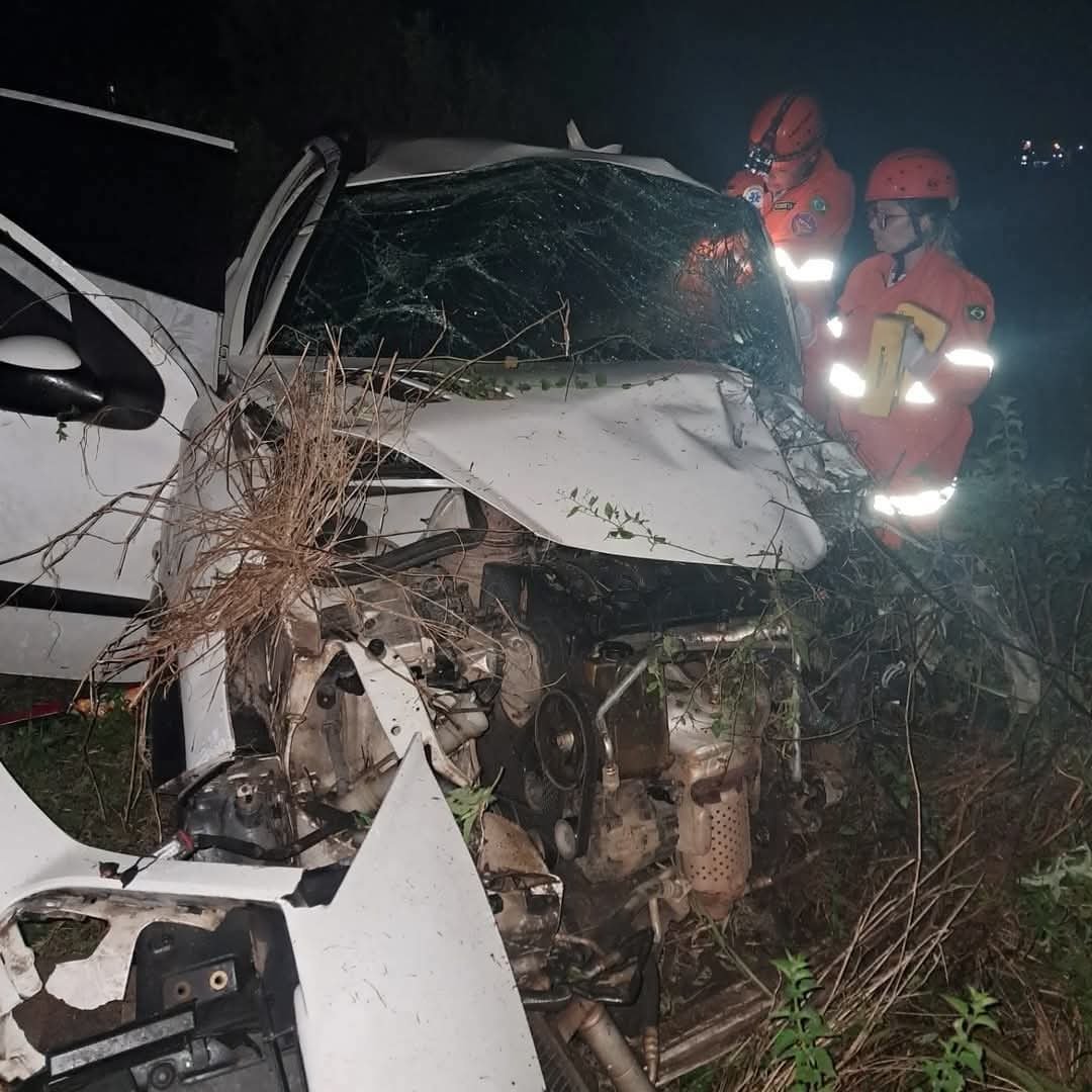 Colisão frontal na ERS-040, em Viamão, causa a morte de duas pessoas, entre as vítimas, uma criança de oito anos