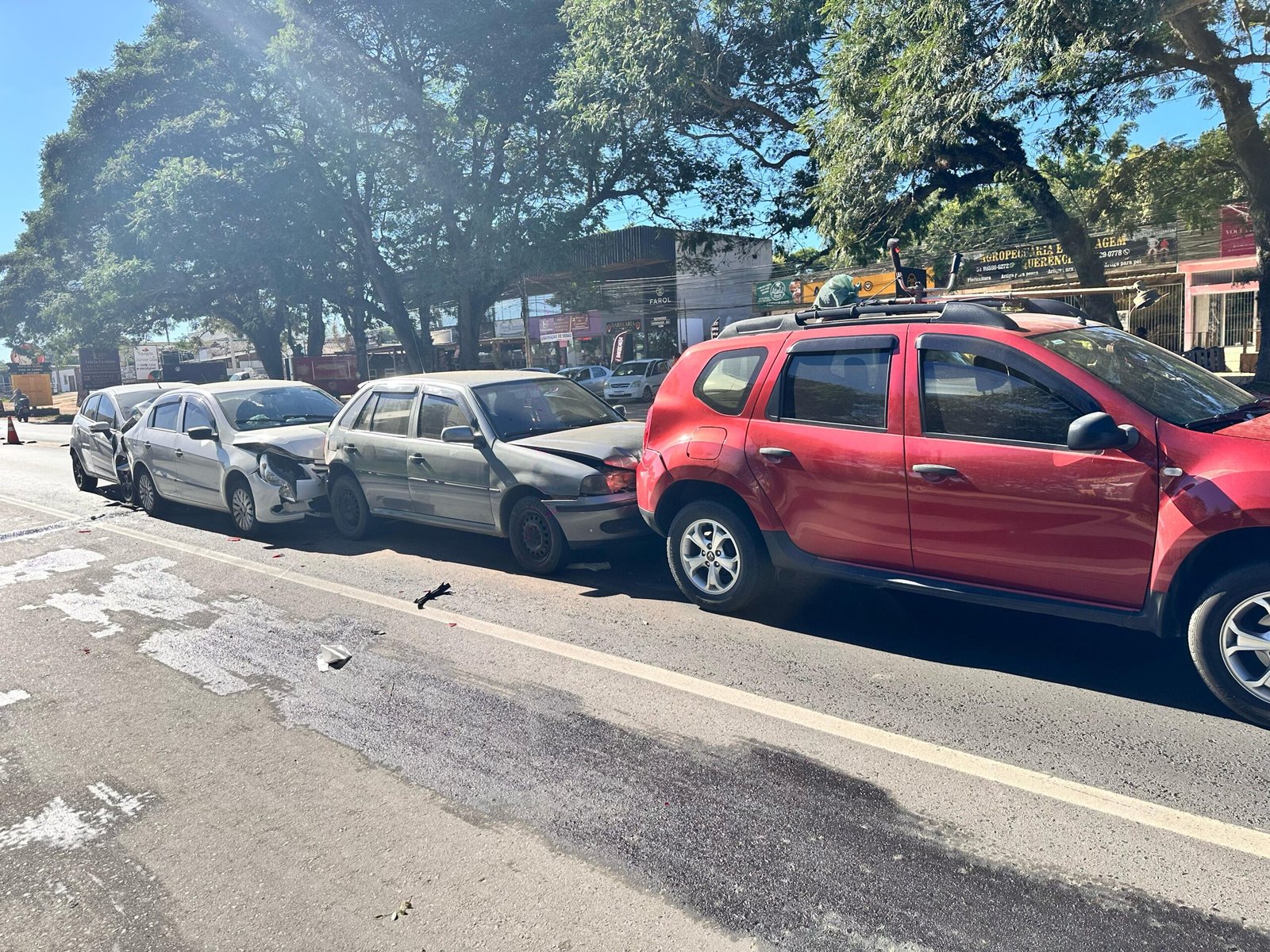 Quatro veículos se envolveram em um acidente hoje na ERS 040 em Viamão