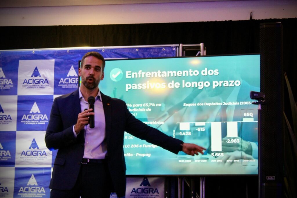 Governador Eduardo Leite reafirma compromissos com Viamão em reunião almoço