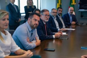 Viamão participa de reunião da Granpal para discutir prestação de serviço das concessionárias de energia elétrica