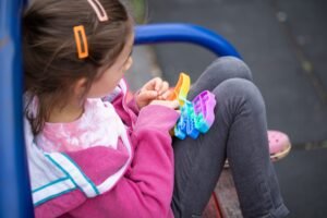 Especialista em Direito Previdenciário destaca benefícios do INSS para crianças com Transtorno do Espectro Autista