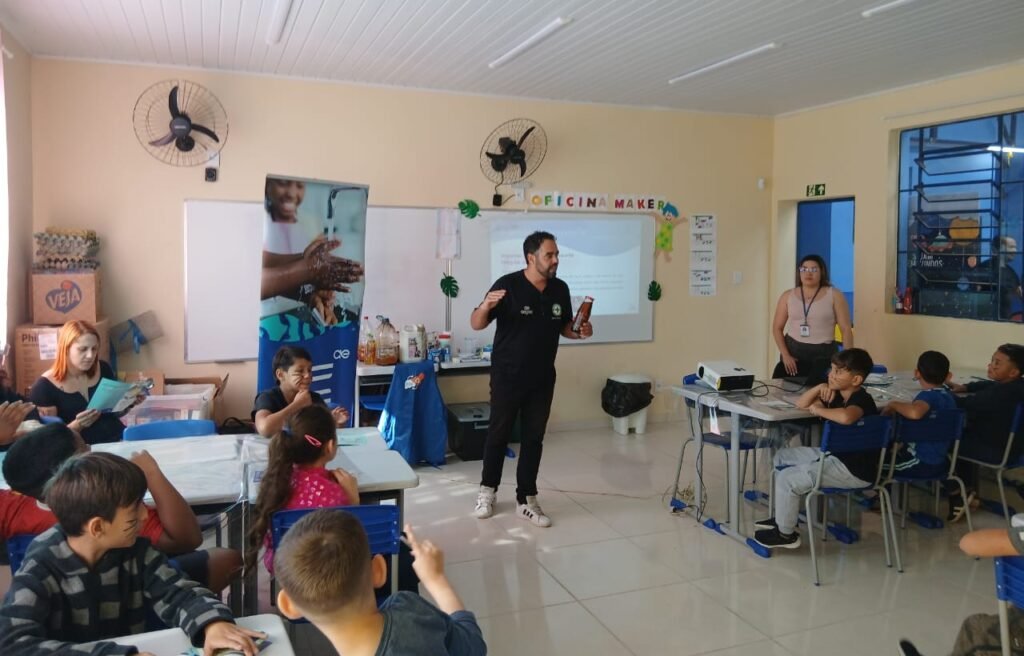 Estudantes de escola de Viamão recebem projeto socioambiental da Corsan