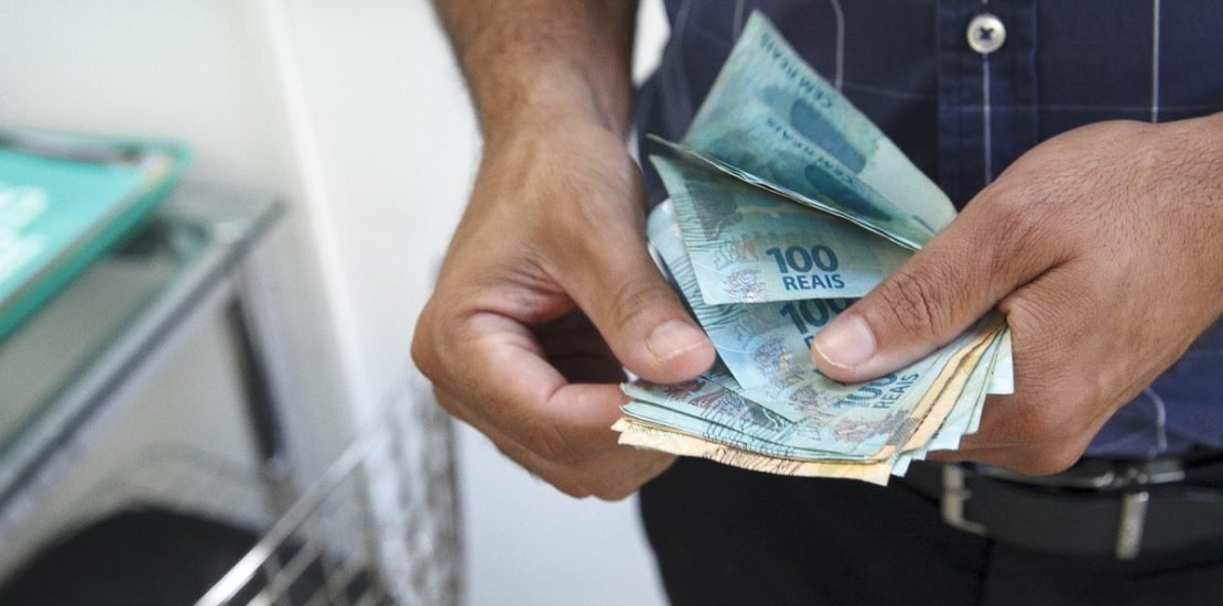 Salário mínimo pode passar para R$ 1.630 em 2026; projeto de reajuste foi enviado ao Congresso Nacional