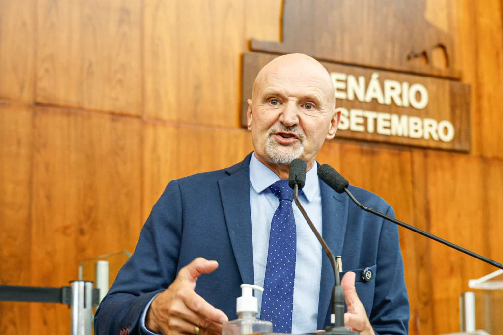 Professor Bonatto vota a favor de projeto que garante R$ 900 milhões para a agricultura familiar 