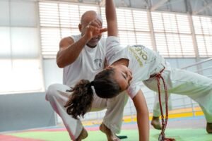Aulas gratuitas de capoeira são ministradas no Centro de Iniciação ao Esporte em Viamão