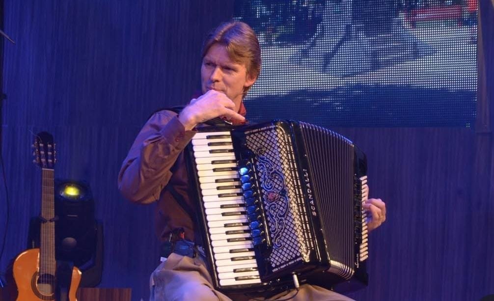 Daniel Hack & Gaúchos Lá de Fora animarão Jantar Baile do Arroz em Viamão