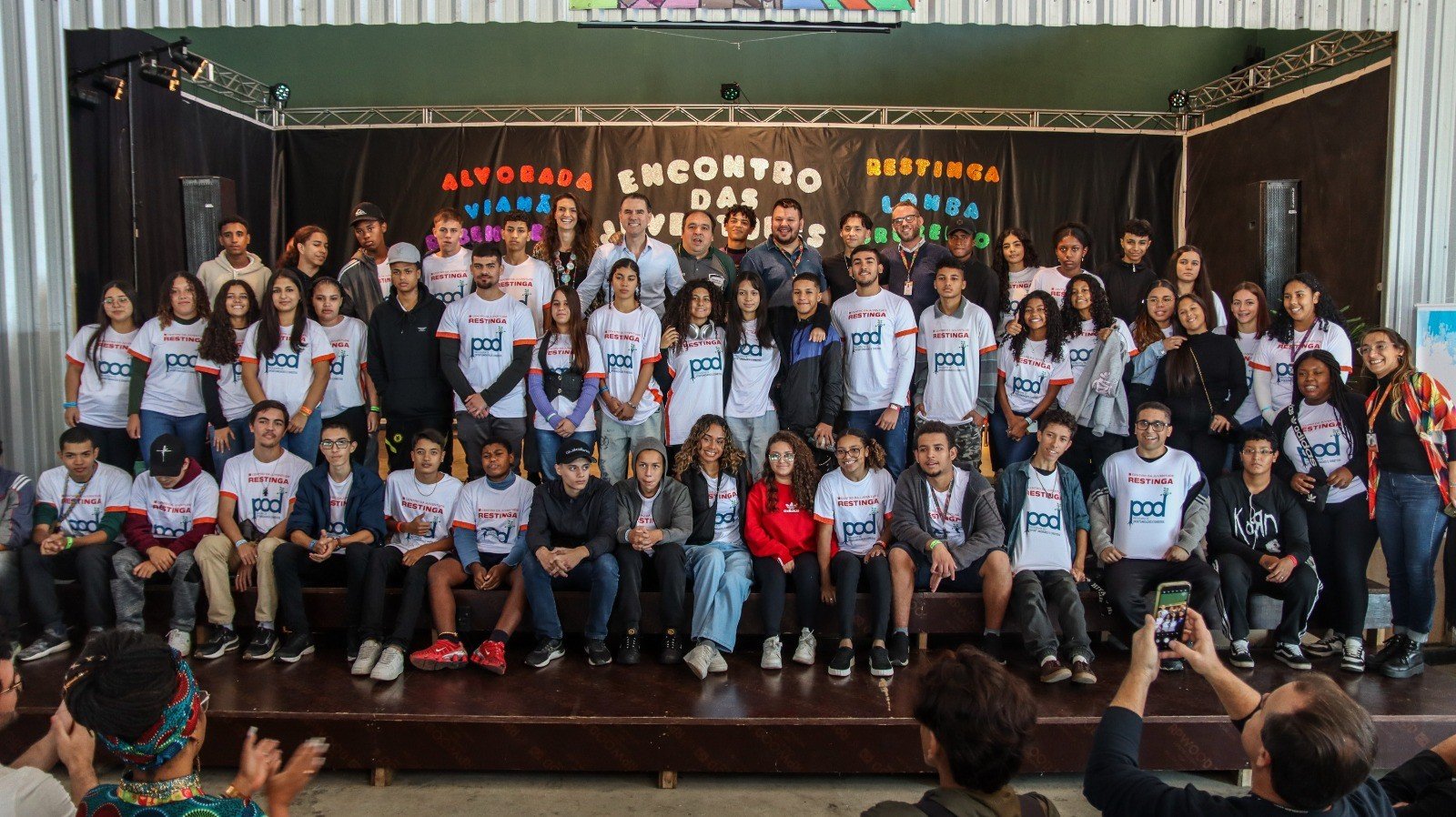 Jovens líderes que integram o Centro da Juventude de Viamão recebem aumento na bolsa-auxílio