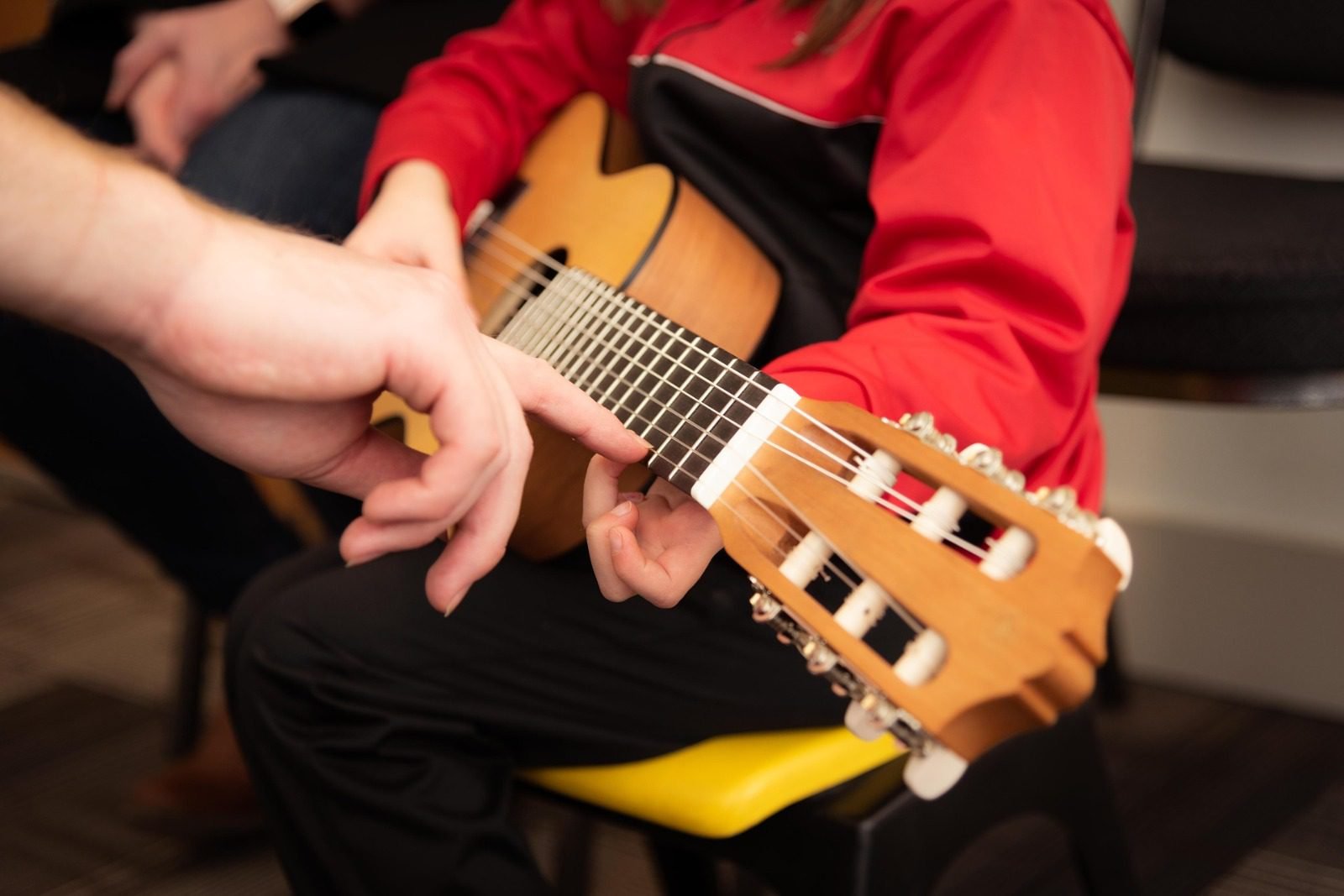 Aulas de música gratuitas são ministradas em Igreja de Viamão; Veja como participar