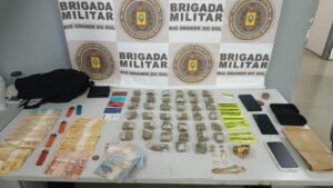 Brigada Militar prende dupla por tráfico de entorpecentes em Viamão