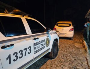 Após roubar veículo em Alvorada, dupla é presa em Viamão