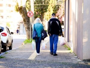 Câmara endurece leis e maus-tratos contra idosos passam a ter pena de até 14 anos