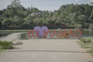 Secretaria de Turismo de Viamão e Sesc promovem cinema ao ar livre no Lago Tarumã