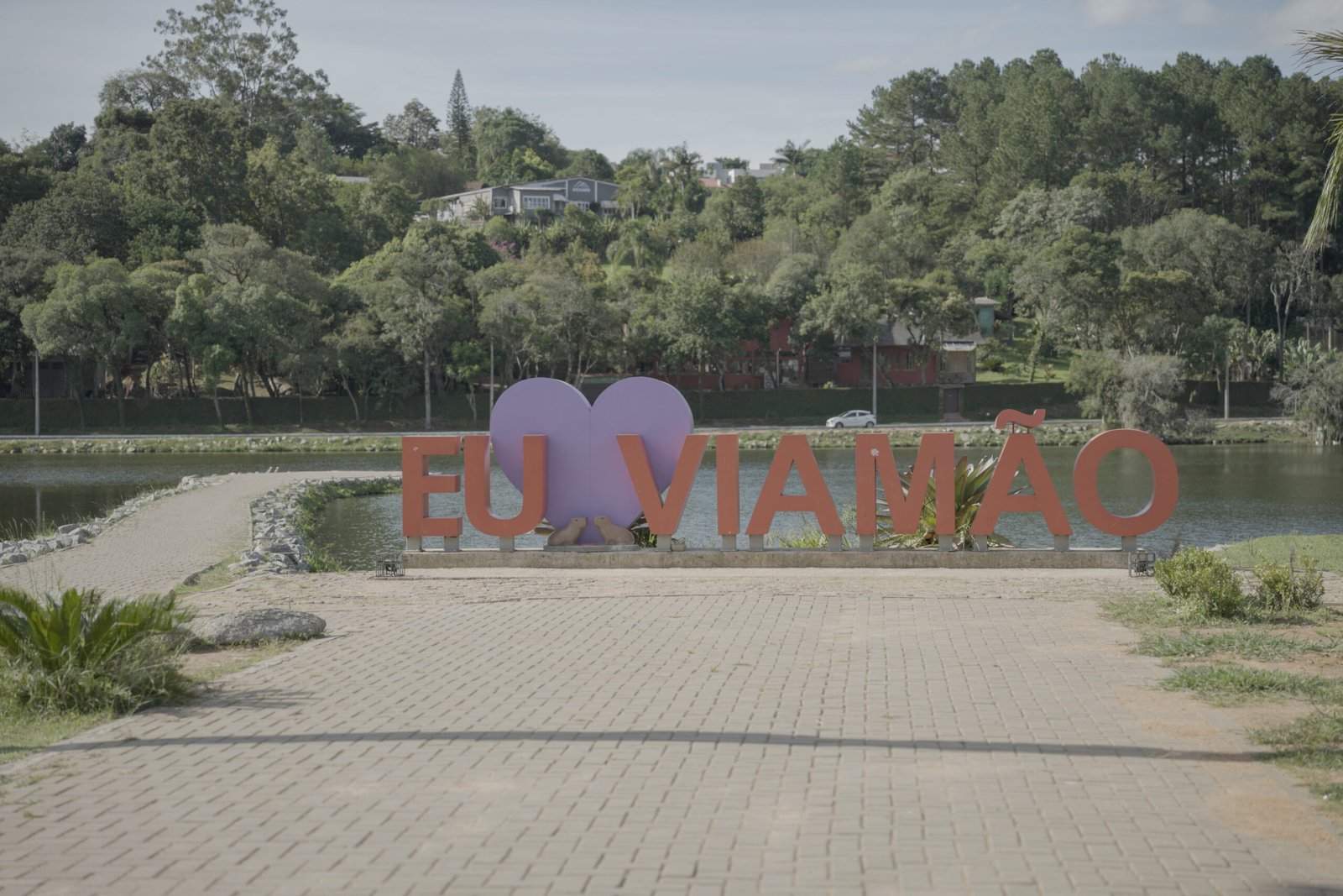 Secretaria de Turismo de Viamão e Sesc promovem cinema ao ar livre no Lago Tarumã