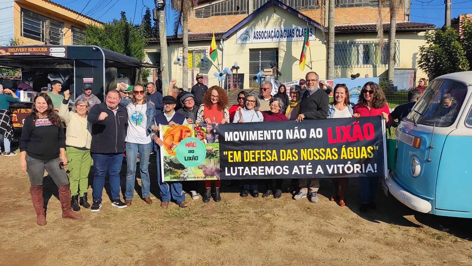 Deputada Luciana Genro participa de manifestação contra perfuração de poços em Viamão