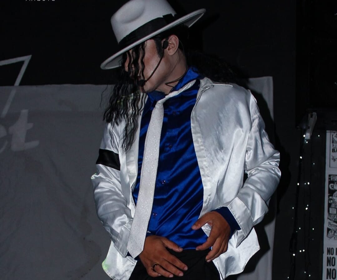 Escola de Viamão recebe pocket show do projeto Para Sempre Michael Jackson