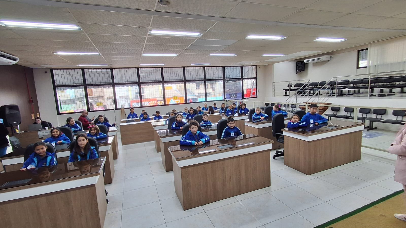 A fim de ensinar sobre a estrutura de um município, Escola de Viamão desenvolve mini cidade