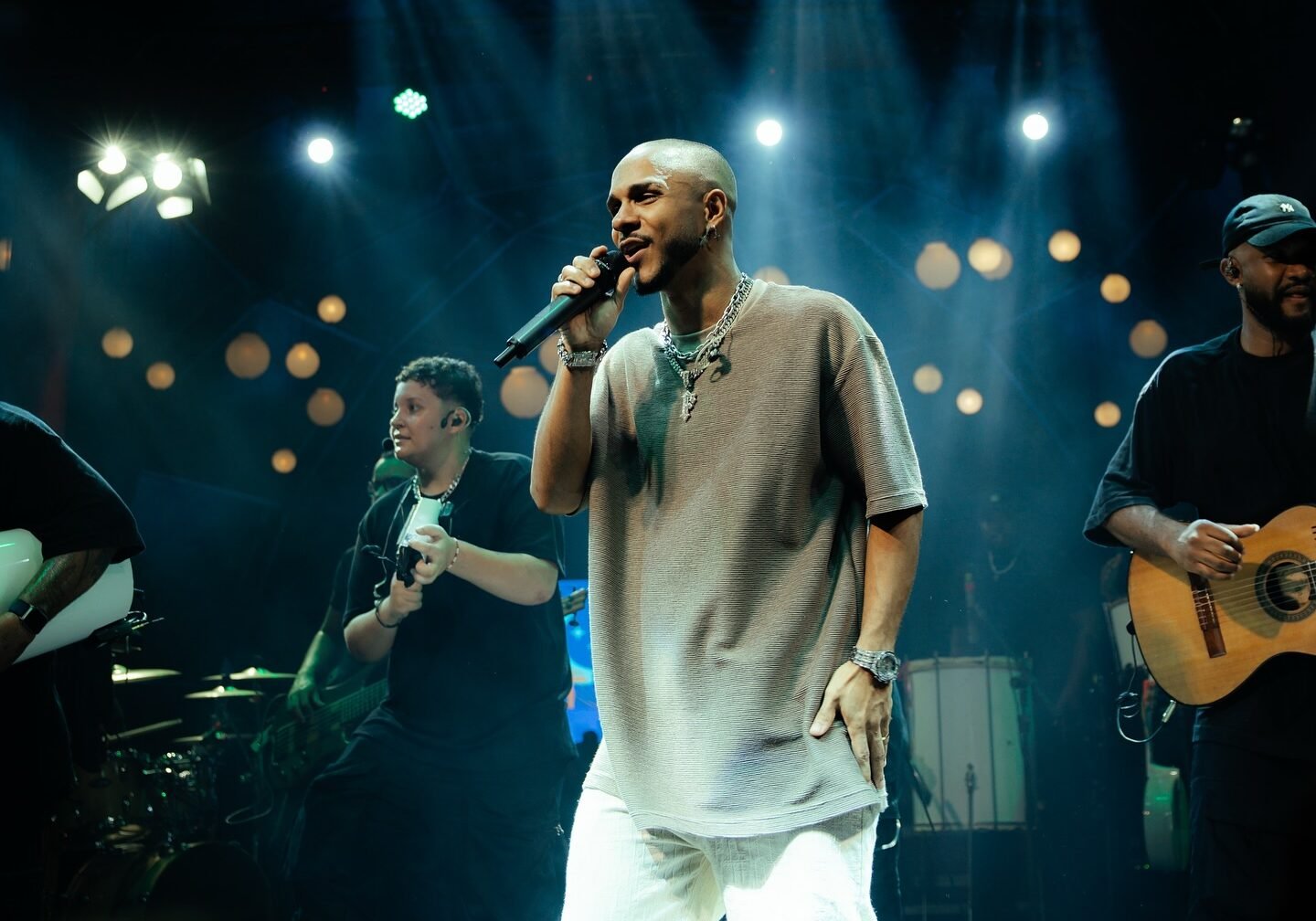 Show nacional do cantor Fabinho promete animar Viamão nesta sexta-feira